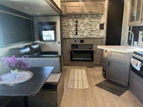 2020 Keystone Hideout Triple Bunkhouse 5th Wheel Photo 2
