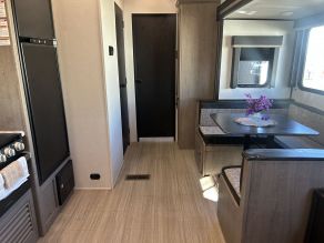 2020 Keystone Hideout Triple Bunkhouse 5th Wheel Photo 3