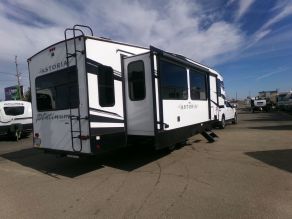 2021 Dutchman Astoria Platinum 5th Wheel Photo 2