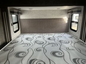 2021 Dutchman Astoria Platinum 5th Wheel Photo 5