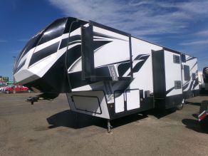 2021 Keystone 5th Wheel Voltage 3551 Toy Hauler Photo 2