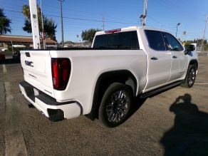 2024 GMC Sierra 1500 Denali Ultimate 4X4 Diesel Crew Cab Truck Photo 3