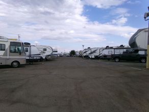 2025 RV AND BOAT STORAGE SPOTS AVAILABLE NOW Photo 3