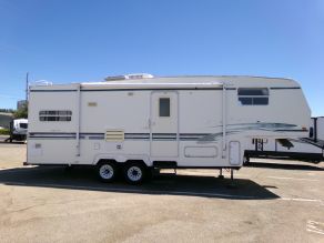 1999 Kit Manufacturing Road Ranger 275FR  28'