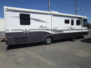 2001 Winnebago Class A Motorhome Adventurer V-10 Banks System