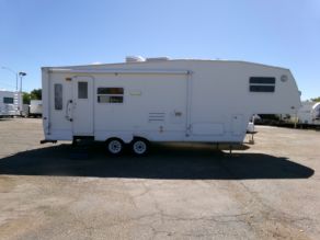 2002 Keystone Cougar 5th Wheel  27'