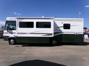 2002 Winnebago Adventurer Class-A  31'