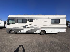 2003 Fleetwood Class A 30ft Storm Model-28