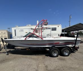 2003 Sanger V210 Proflight Ski Boat