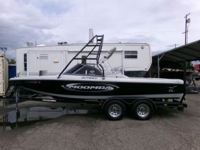 2004 Moomba Outback  21'