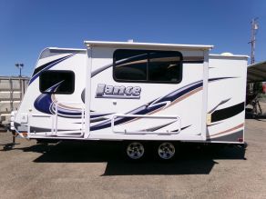 2011 Lance 1685 Travel Trailer  18'