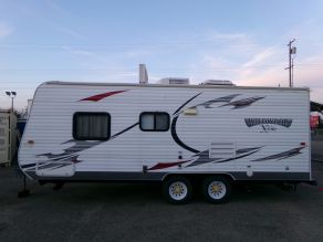 2013 Forest River Wildwood Ultra Lite Travel Trailer  23'