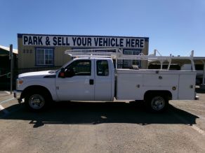2016 Ford Utility Truck F-350XL Extended Cab 4 door