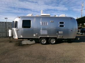 2017 Airstream 23FB Flying Cloud Travel Trailer  23'