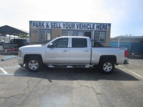 2017 Chevy Crew Cab Silverado LT 4X4