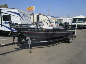 2017 Tracker Guide V-16 Laker DLX Fishing Boat