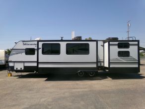 2019 Winnebago Minnie Plus 31BHDS Travel Trailer