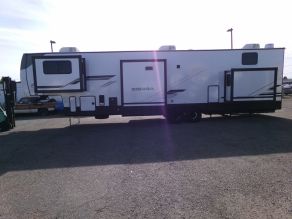 2025 Forest River 5th wheel Sierra 3990FT  43'